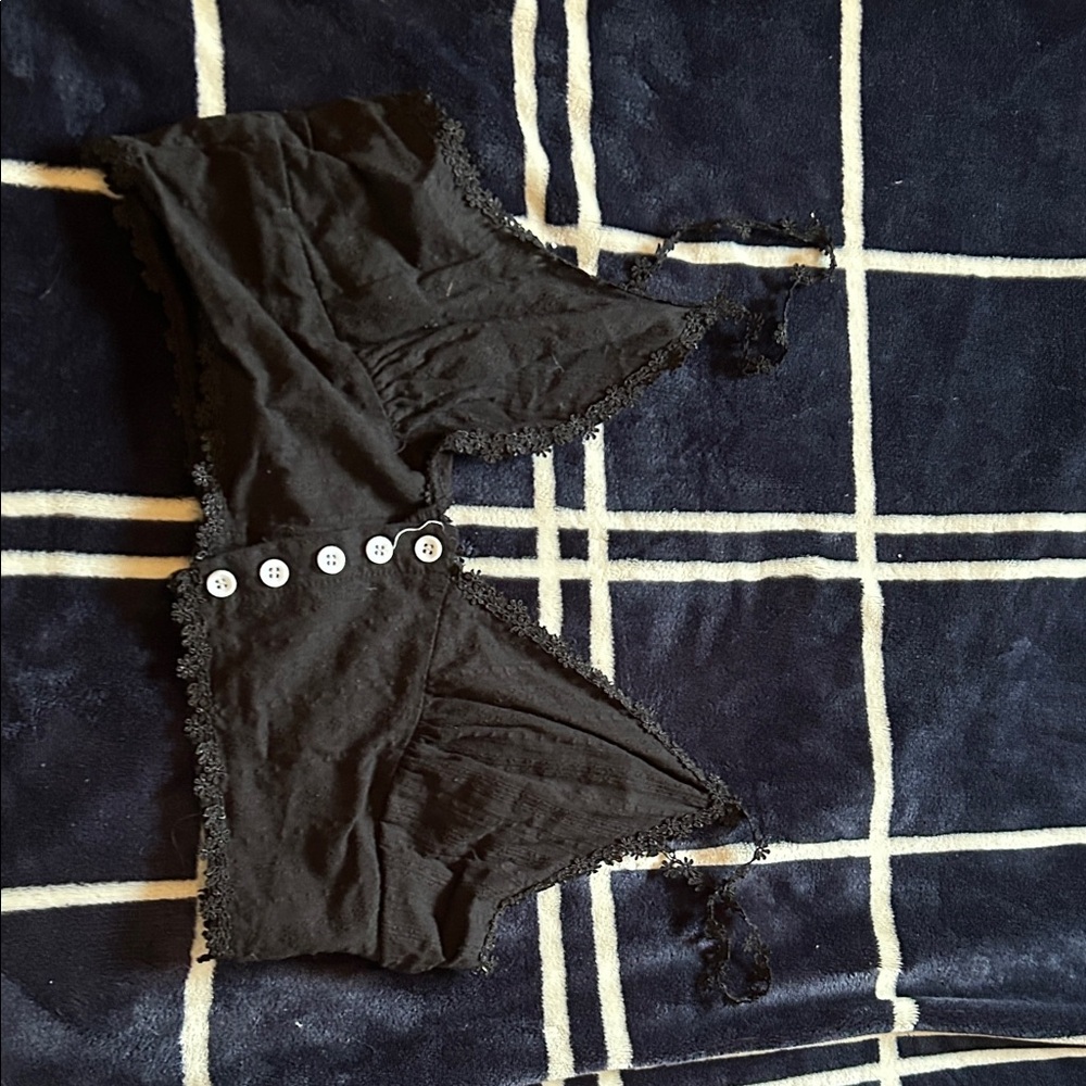 SHEIN Black Lace Trim Crop Top with Buttons